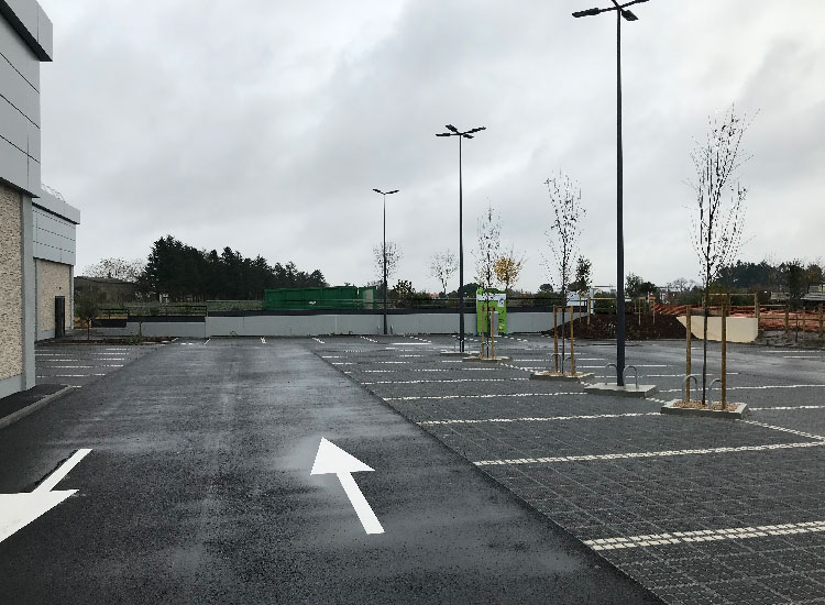 Travaux de terrassement du parking Lidl, Gémozac (17)